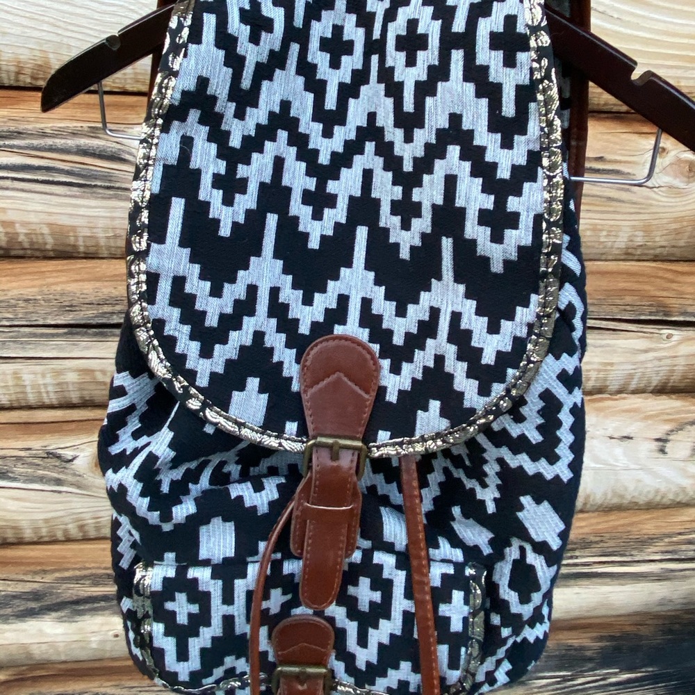 Nwot Print Backpack - image 2